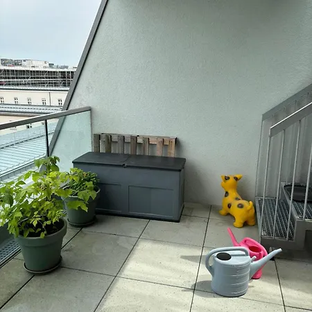 Wunderschoenes In Einem Grossen Neben Dem Brandenburger Tor Und Vom Adlon Homestay