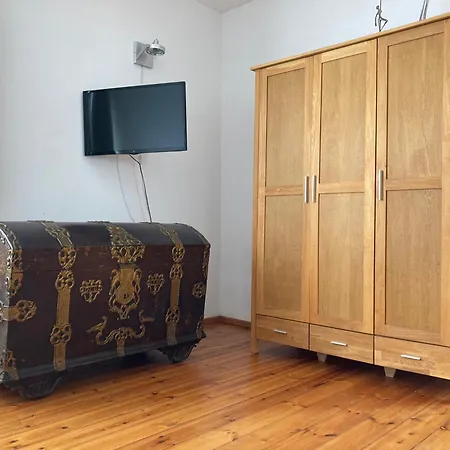 In Berlin-gruenau, Wasser- Und Waldnaehe, Gute Verkehrsanbindung Apartment