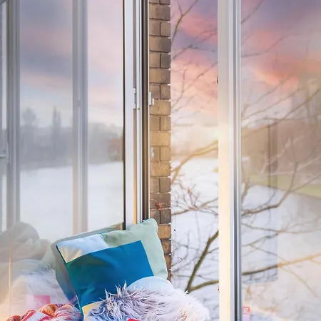 Apartment 200 Qm Loft Am Fluss Fuer Freunde Und Familien ! *
