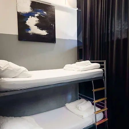 Apartment 200 Qm Loft Am Fluss Fuer Freunde Und Familien ! *