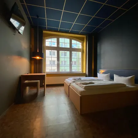 Singer109 Hostel, & * Берлин