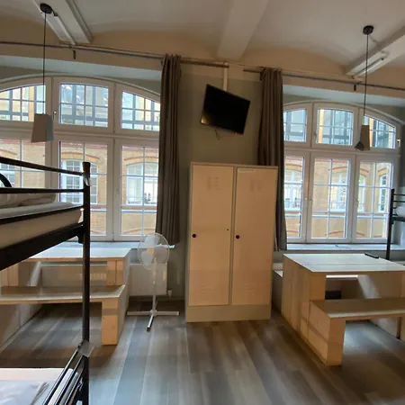 Singer109 Hostel, & Берлин