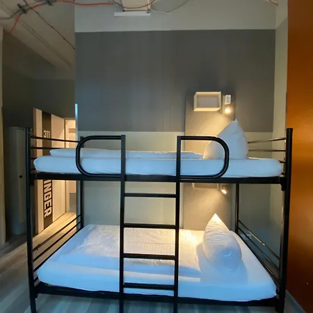 Singer109 Hostel, & * Берлин