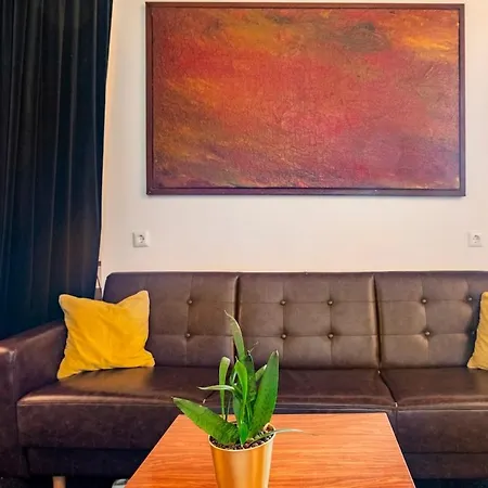 Apartment Loft & Artist In An Industrial Creative Hub Berlin