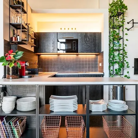 Apartment Loft & Artist In An Industrial Creative Hub Berlin