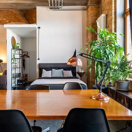 Loft & Artist In An Industrial Creative Hub Berlin