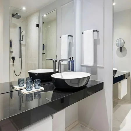 Luc, Autograph Collection Hotel 5*
