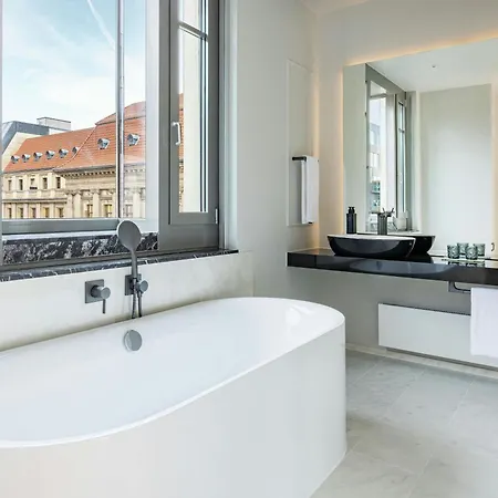 Luc, Autograph Collection Hotell 5*