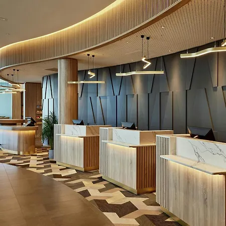 Courtyard By Marriott City Center Hotel