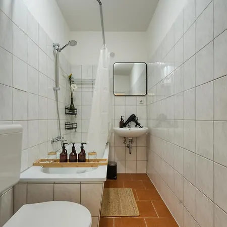 Staywell - Bright In Prenzlauer Berg Apartment