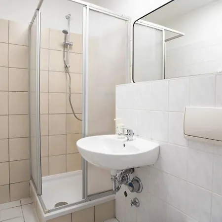 Ground Floor 10 In Pberg
