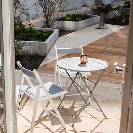 Oomph The Chic Nest * Berlin