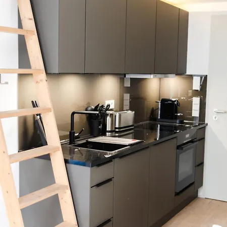 Oomph The Chic Nest Apartment *