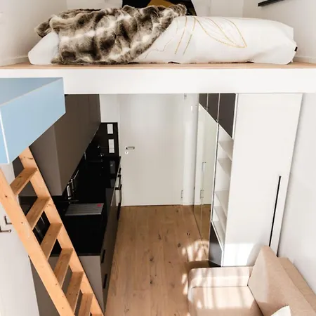 Oomph The Chic Nest Apartment *
