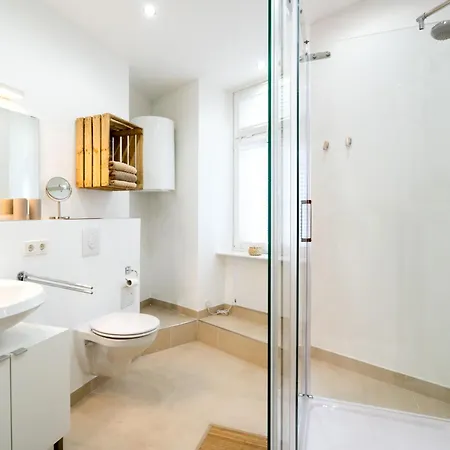 The Lachmann Vh, 2br One Living Up To 6 People *