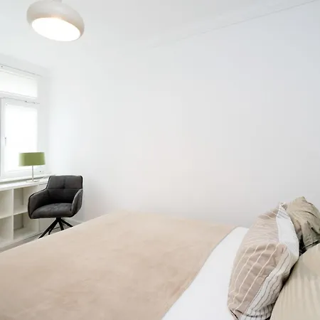 The Lachmann Vh, 2br One Living Up To 6 People * Berlin