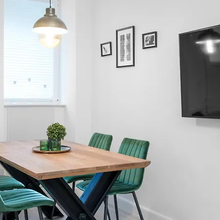 The Lachmann Vh, 2br One Living Up To 6 People *