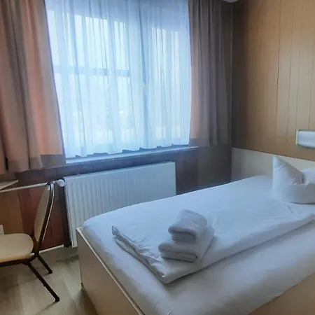 Отель Central-hotel Tegel