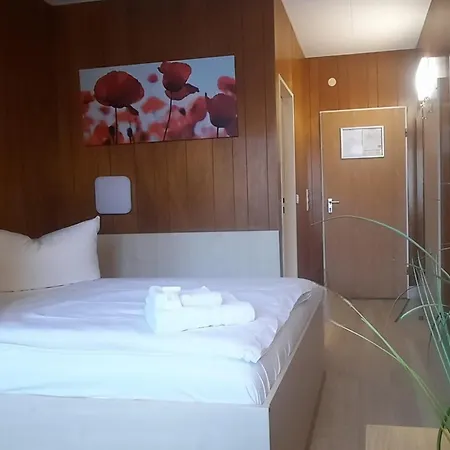 Central-hotel Tegel Отель