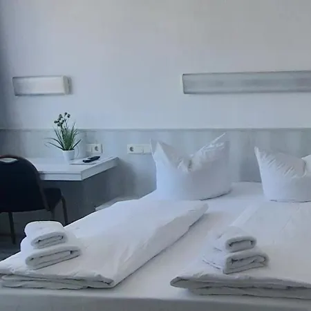 Central-hotel Tegel 2*