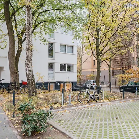 Homely - Huge Terrace, Modern, Quiet, Near Kudamm