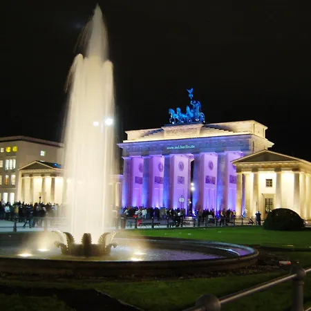 Aptc Downtown Monument4rent Near Checkpoint Charlie *