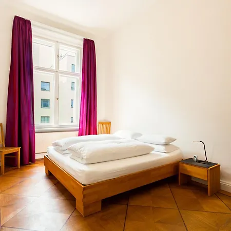 Aptc Downtown Monument4rent Near Checkpoint Charlie *