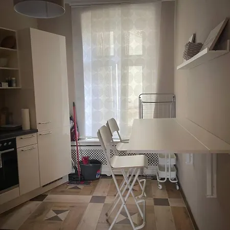 Warm And Stylish Kilian Schmid In For A Comfortable Apartment Berlin