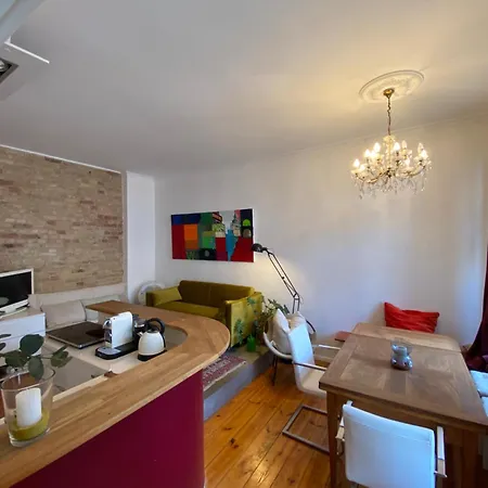 Apartment Beautiful Popular Area *