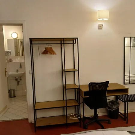 柏林艾米丽酒店 酒店