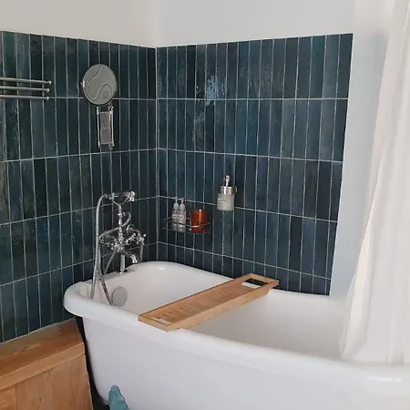 Squat Deluxe Berlin, The Guest house Berlin