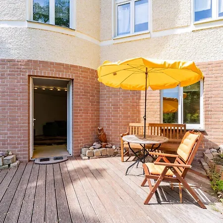 In Karlshorst Mit Terrasse Apartamento