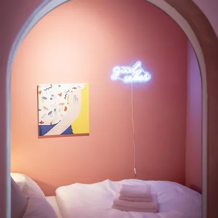 Coolest In Berlin, Easy Check-in, Crazy Style, Close To Center #5 *