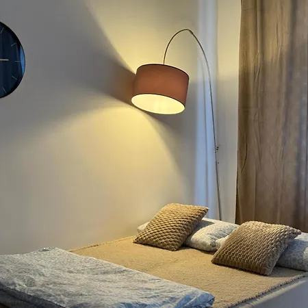 Urban Base Apartment *