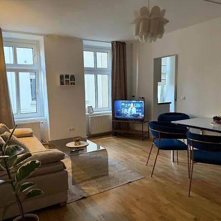 Urban Base Apartment *