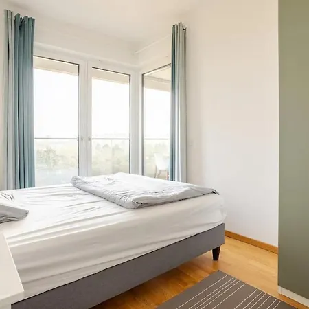 Hj 18 By Rockchair L Superhost Status L Super Flat, 2 Bedrooms 2 Bathrooms Balcony Elevator Welcomes You! Apartment Berlin