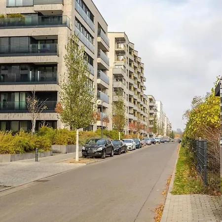 Apartment Hj 18 By Rockchair L Superhost Status L Super Flat, 2 Bedrooms 2 Bathrooms Balcony Elevator Welcomes You! Berlin