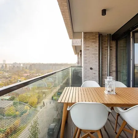 Hj 18 By Rockchair L Superhost Status L Super Flat, 2 Bedrooms 2 Bathrooms Balcony Elevator Welcomes You! * Berlin