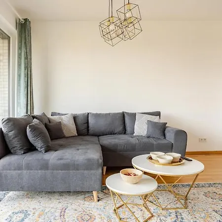 Apartment Hj 18 By Rockchair L Superhost Status L Super Flat, 2 Bedrooms 2 Bathrooms Balcony Elevator Welcomes You!