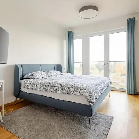Hj 18 By Rockchair L Superhost Status L Super Flat, 2 Bedrooms 2 Bathrooms Balcony Elevator Welcomes You! Apartment