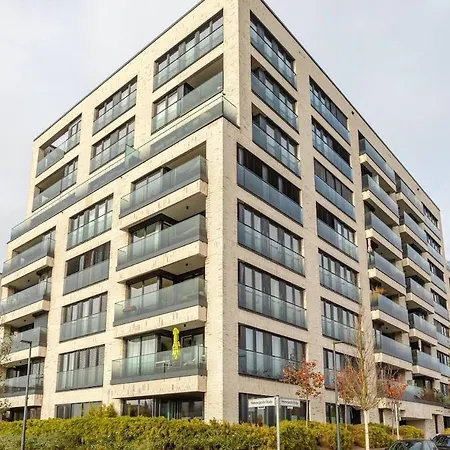 Apartment Hj 18 By Rockchair L Superhost Status L Super Flat, 2 Bedrooms 2 Bathrooms Balcony Elevator Welcomes You! *