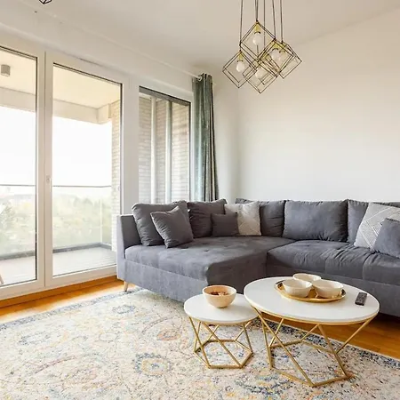 Hj 18 By Rockchair L Superhost Status L Super Flat, 2 Bedrooms 2 Bathrooms Balcony Elevator Welcomes You! Apartment