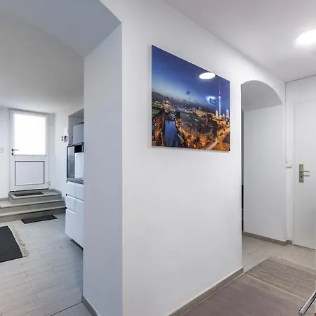 Apartment S31 - 22 Bergmannstrasse Front *