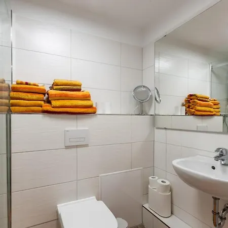 S31 - 22 Bergmannstrasse Front Apartment Berlin
