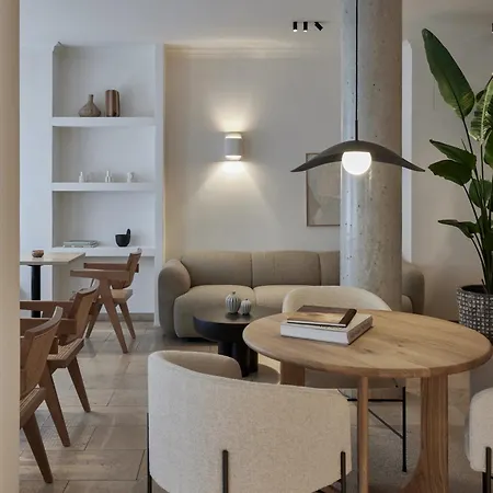 Adelante Boutique 4*