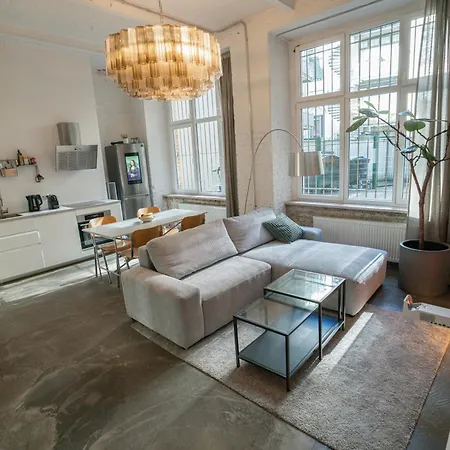 Design Loft Mit Musikstudio In Mitte *
