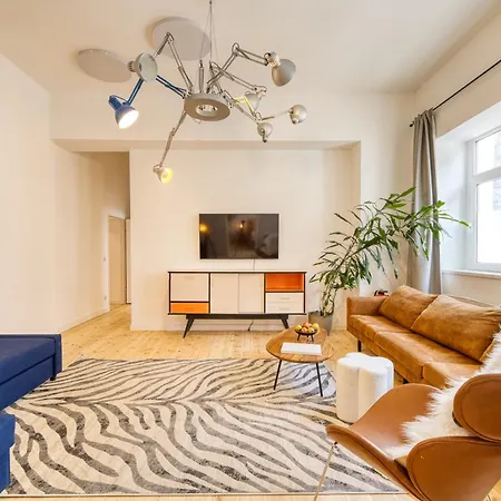 Apartment Mitten Im Kreuzberger Kiezleben - Geraeumig & - 3 Sz Auf 140qm