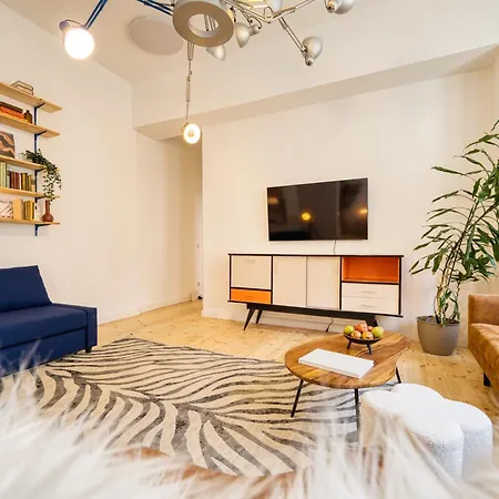 Apartment Mitten Im Kreuzberger Kiezleben - Geraeumig & - 3 Sz Auf 140qm