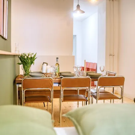 Apartment Mitten Im Kreuzberger Kiezleben - Geraeumig & - 3 Sz Auf 140qm *