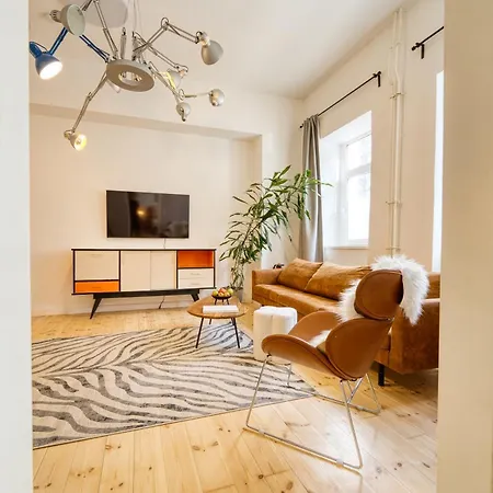 Apartment Mitten Im Kreuzberger Kiezleben - Geraeumig & - 3 Sz Auf 140qm Berlin